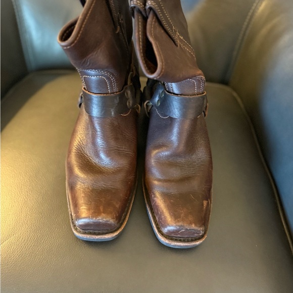 Frye Dingo Brown Leather Boots - Picture 2 of 7